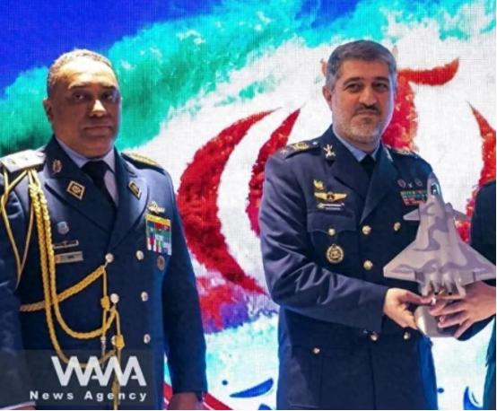 出口歼-20给伊朗？伊朗空军节收到中国歼-20战斗机模型
 
2 月 10 日，