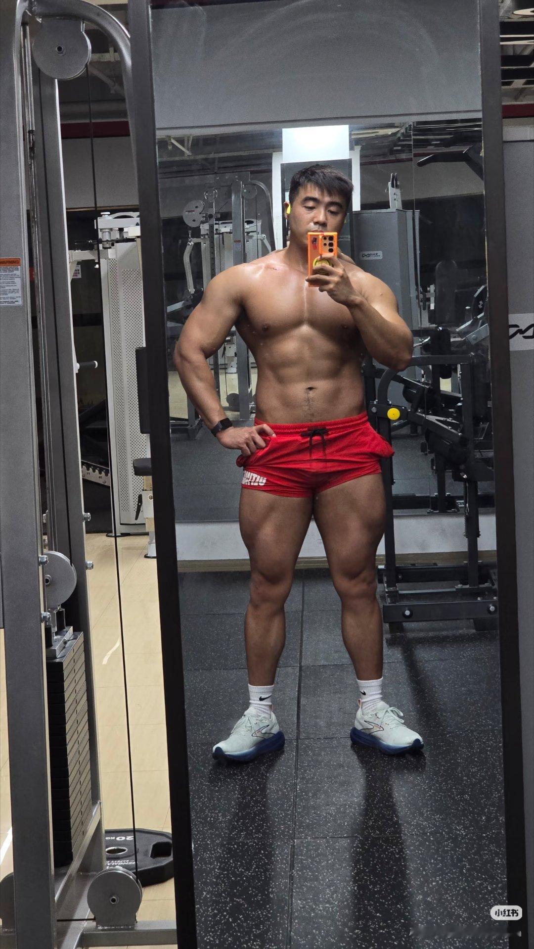 肌肉壮男 ​​​