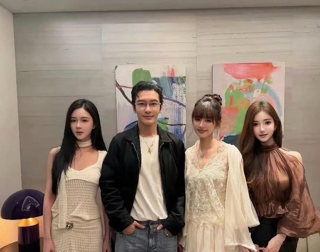 黄晓明的审美还真是统一啊，一直喜欢一个类型的女生。 