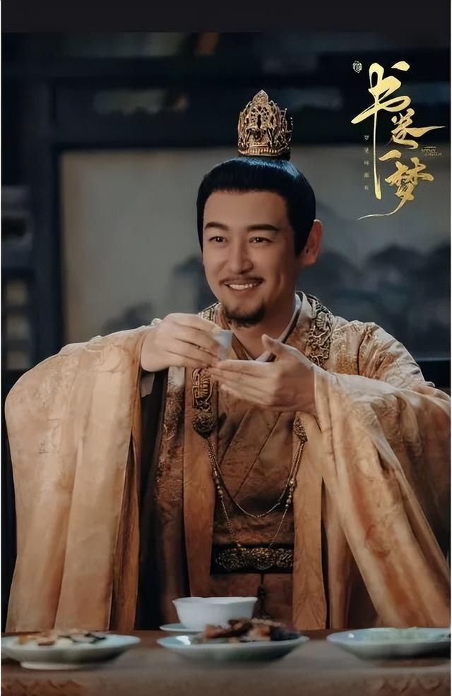 张垒凭借《书卷一梦》中“偏心皇帝”角色热度入热搜。其演技出众，能将小角色演绎得生