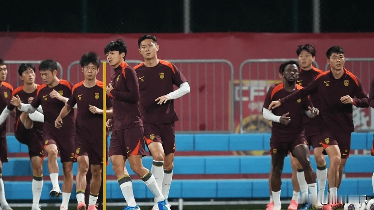 伊万与教练团队近期赴中超考察球员候选国脚亮点不多
足球队正紧张备战18强赛，的比