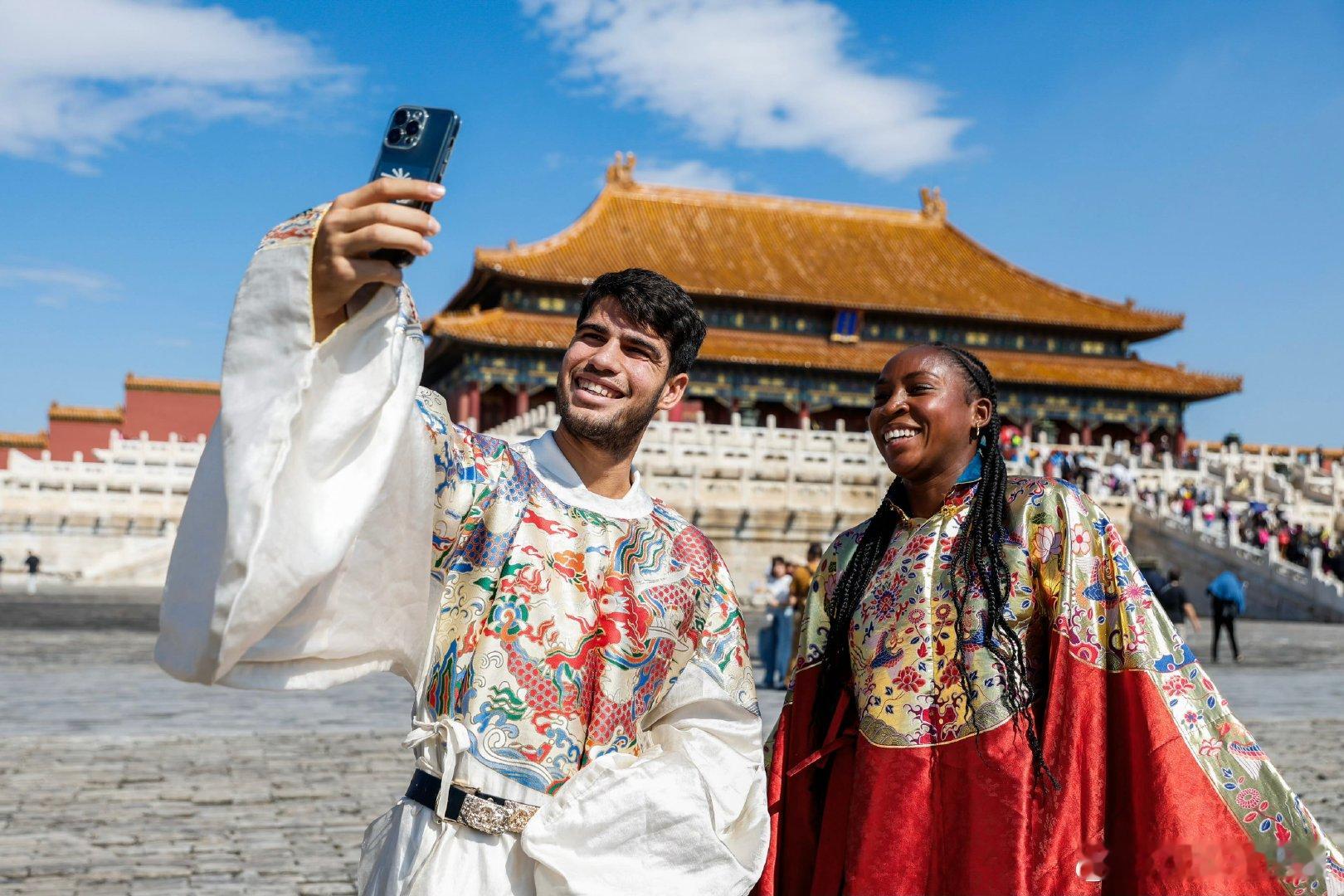来自东方的神秘力量👀阿尔卡拉斯与高芙故宫之行的含金量仍在上升⬆️​​​阿尔卡拉