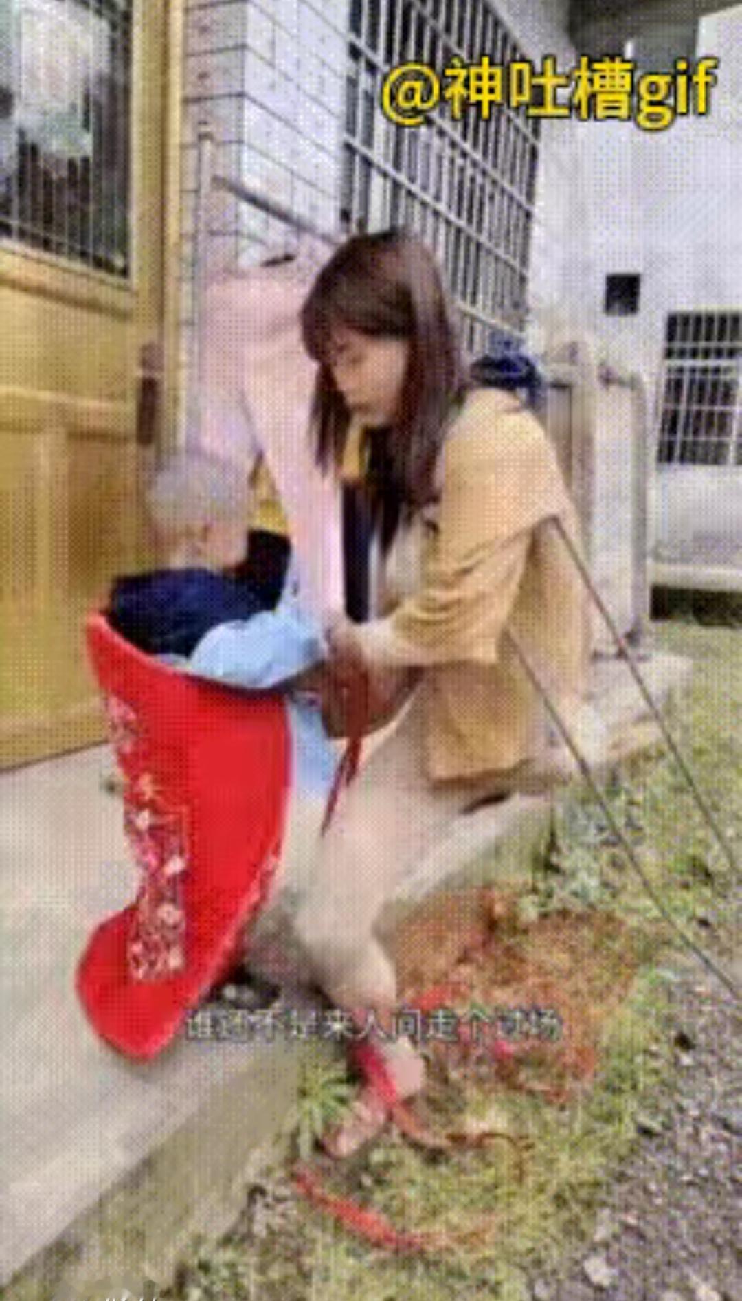 此时此刻，非常佩服这位妈妈，为母则刚一点都不假，不仅越挫越勇，而且可以排除万难。