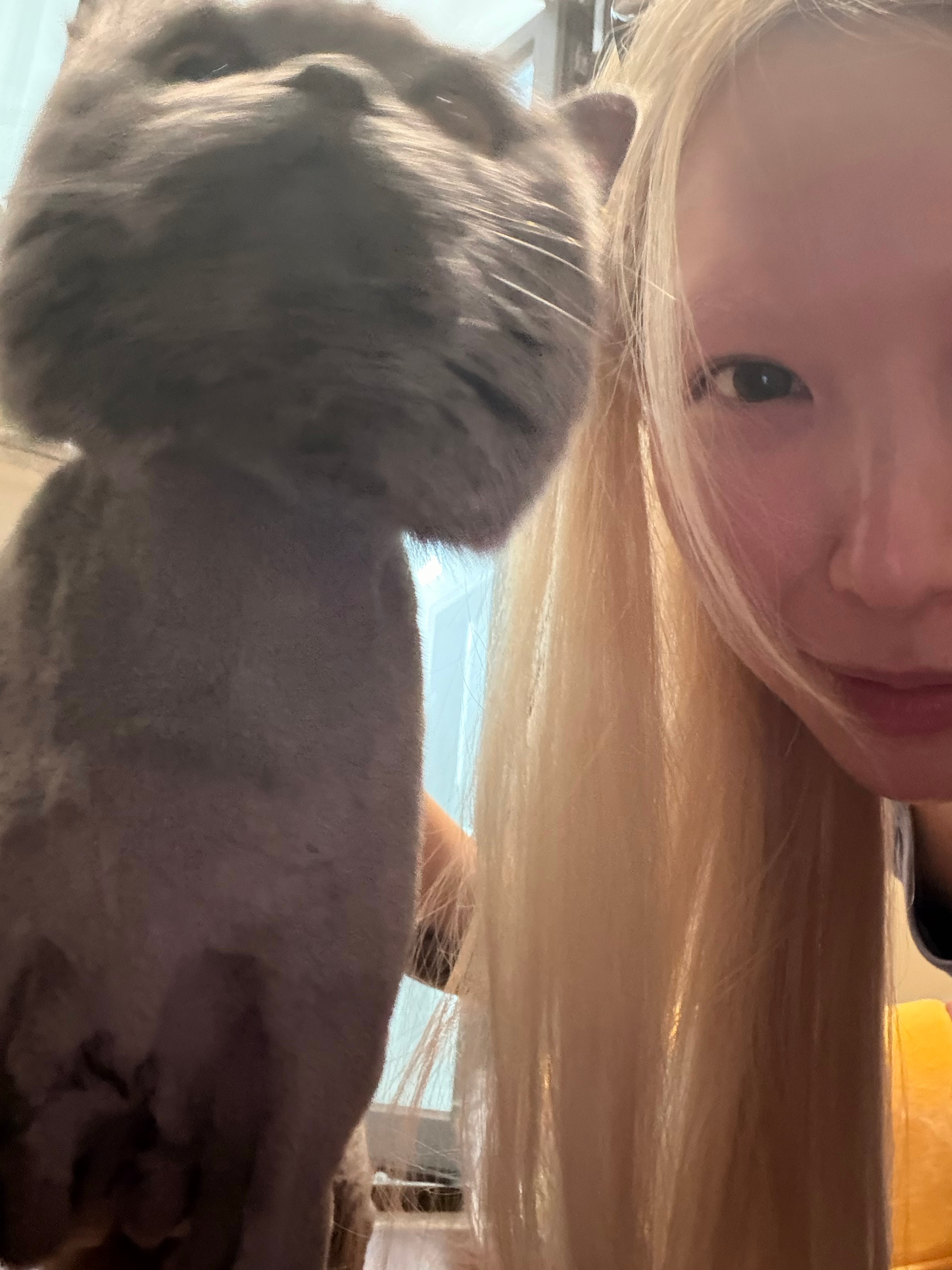 我不行了太丑了啊啊啊啊啊哈哈哈哈哈哈哈哈哈完全不能直视她的程度。 