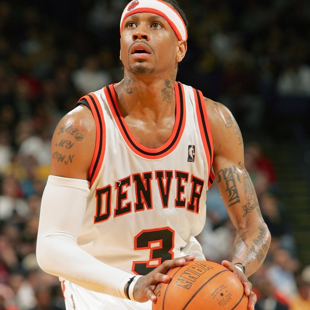 掘金下赛季有一套aba时期的球衣还是天蓝色的经典 希望能回归nba