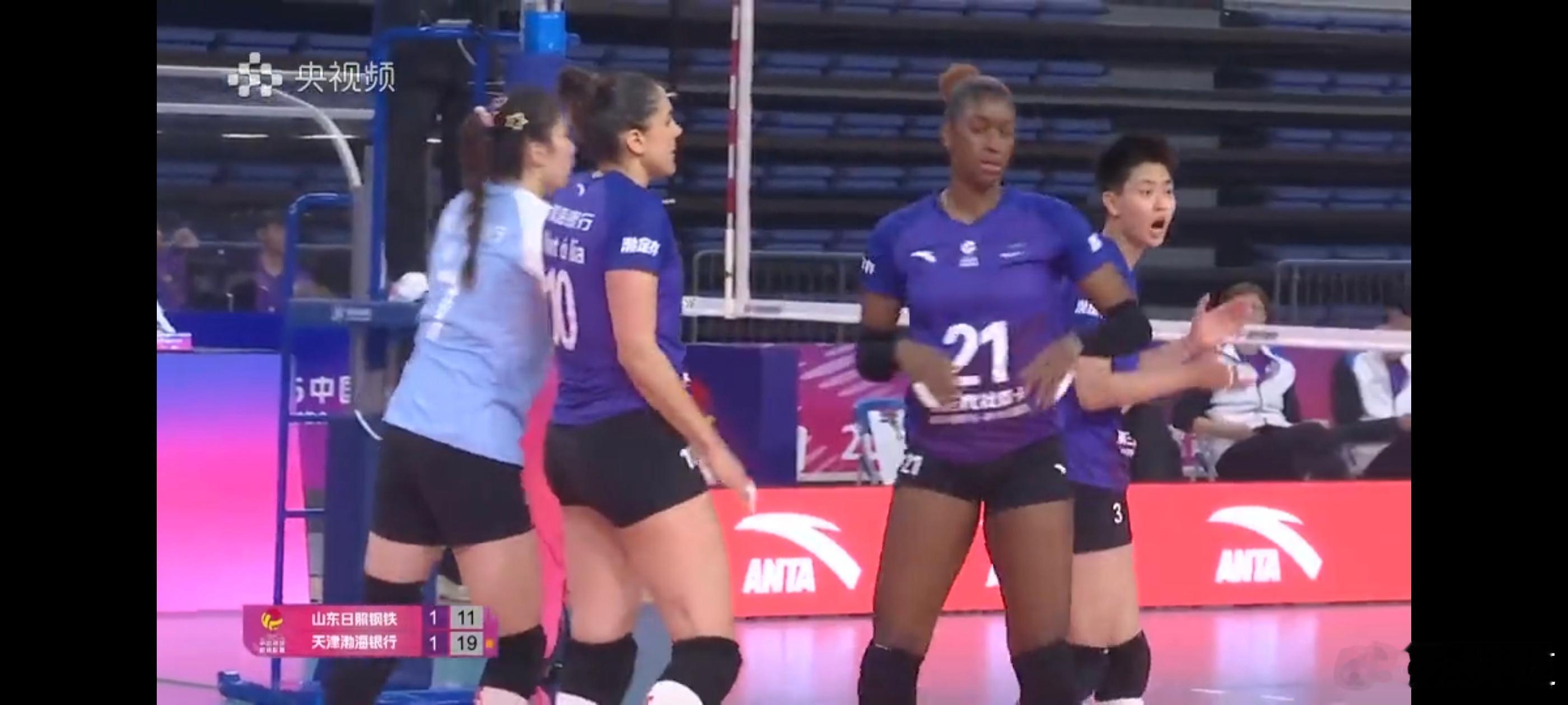 国际排坛动态天津渤海银行女排山东女排第三局11-19→25-23 ，大比分2-1
