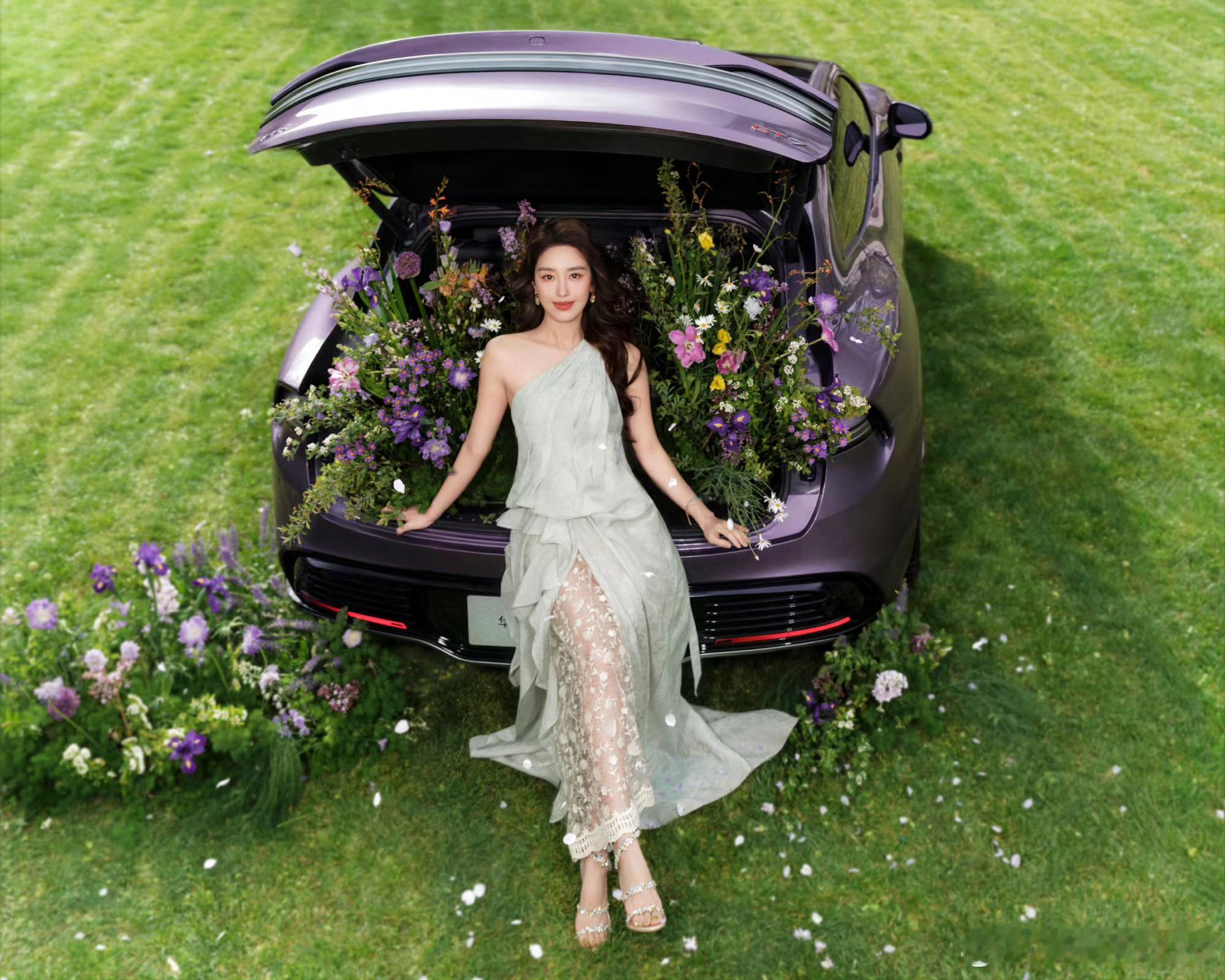 启境GT7品牌大使杨采钰启境品牌大使杨采钰非常匹配哇！！大v聊车康熠车视界的专属