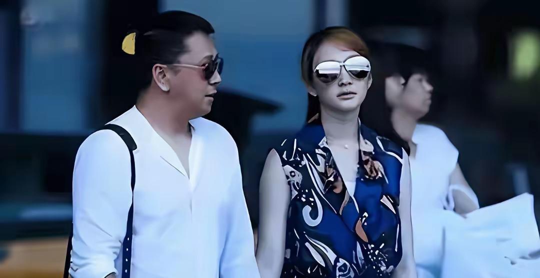 五亿彩礼娶一个“麻烦缠身”的女人，这男人到底图什么？
李小冉怀孕被甩，前前男友找