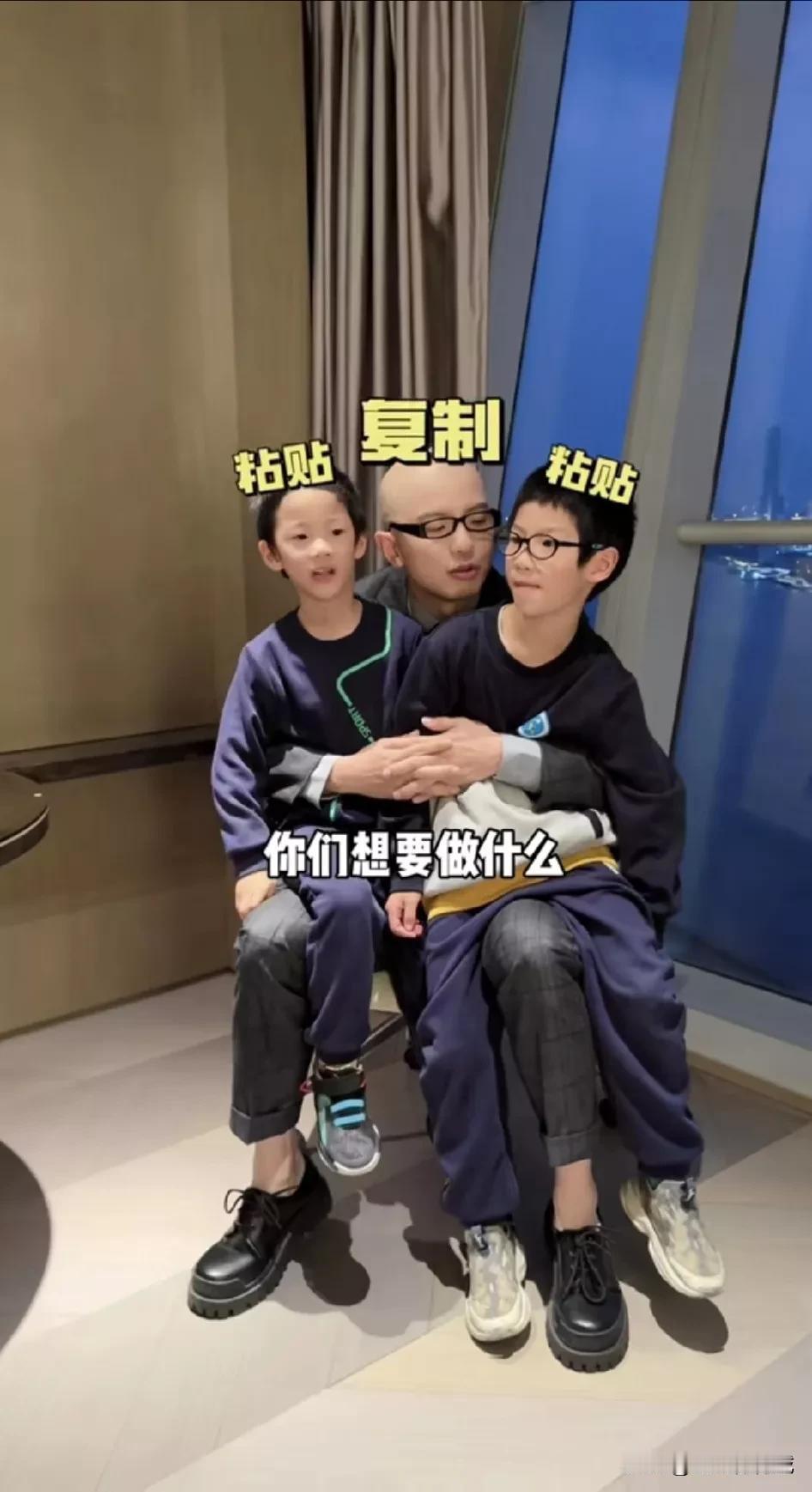 平安
上海人
现年46岁
娶模特妻子低调结婚
如今儿女双全，凑成“好”字
妥妥的