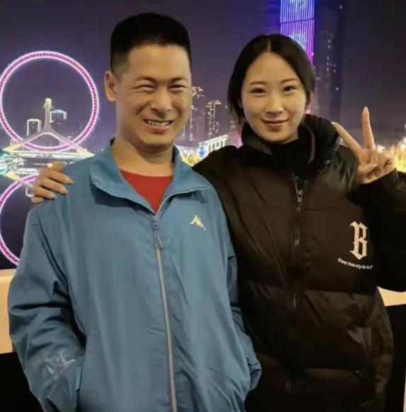 2020年，天津一母亲临终前，将脑瘫儿子的手交给女儿，拼尽全力说：“答应妈妈，照