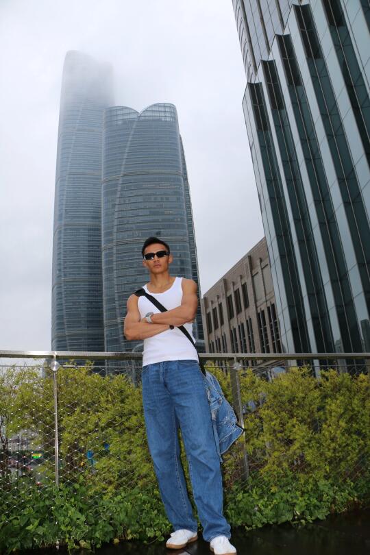 喜欢这种吗？ 不喜欢不发了