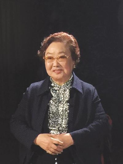 一曲山河忆兰英，歌声长存念初心
 
当“一条大河波浪宽，风吹稻花香两岸”的经典旋