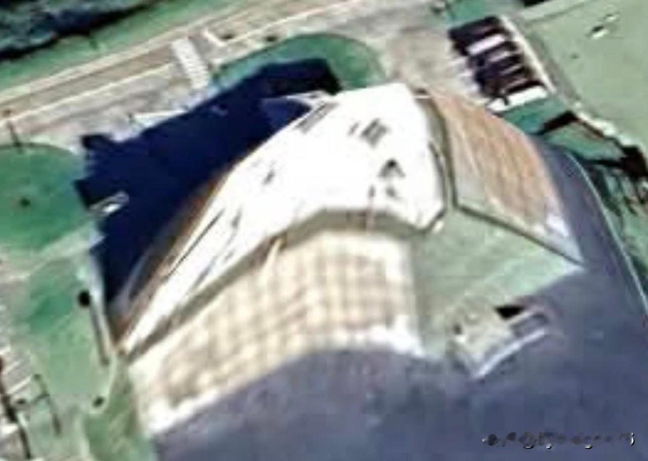 湾湾惧遭打击，地图竟成伪装工具

伊朗袭击位于卡塔尔的美国 AN/FPS-132
