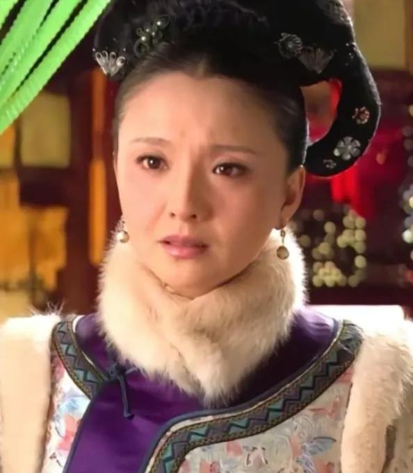  崔槿汐的扮演者孙茜，1977年12月11日出生于甘肃兰州，毕业于北京广播学院，