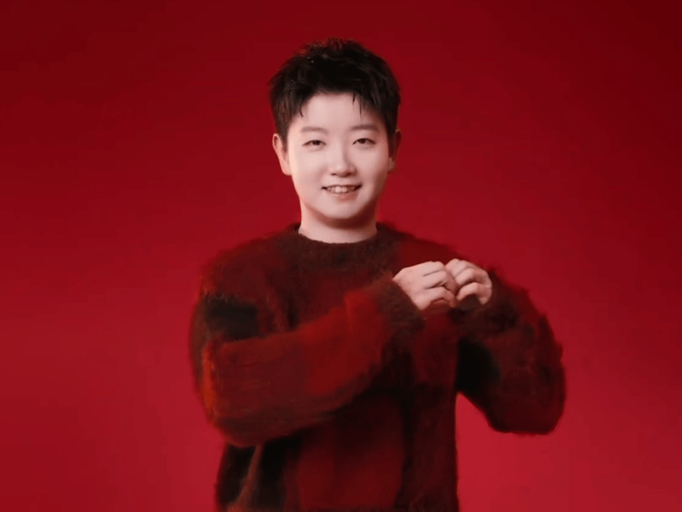 OLAY你是会拍广告的！这么可爱真的不能给我抱一下嘛[好爱哦][好爱哦][好爱哦