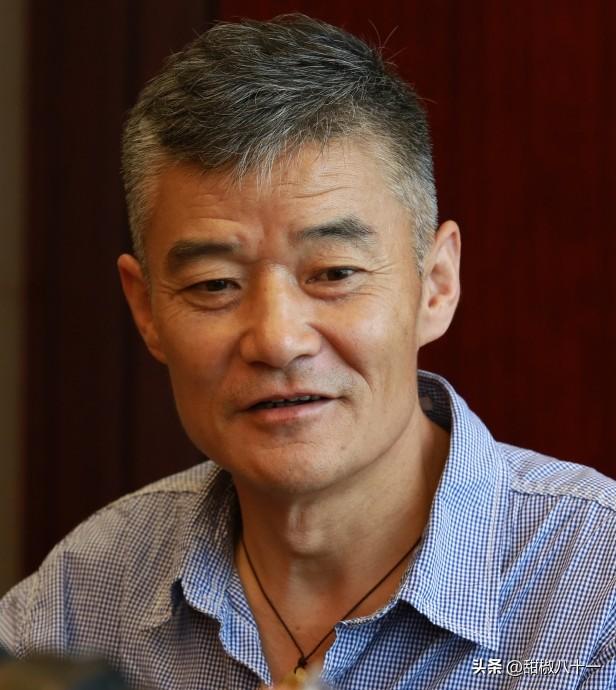 《种墨园》演的最好的，

不是演宣永年的老戏骨马少骅，

也不是演男主的郑业成，