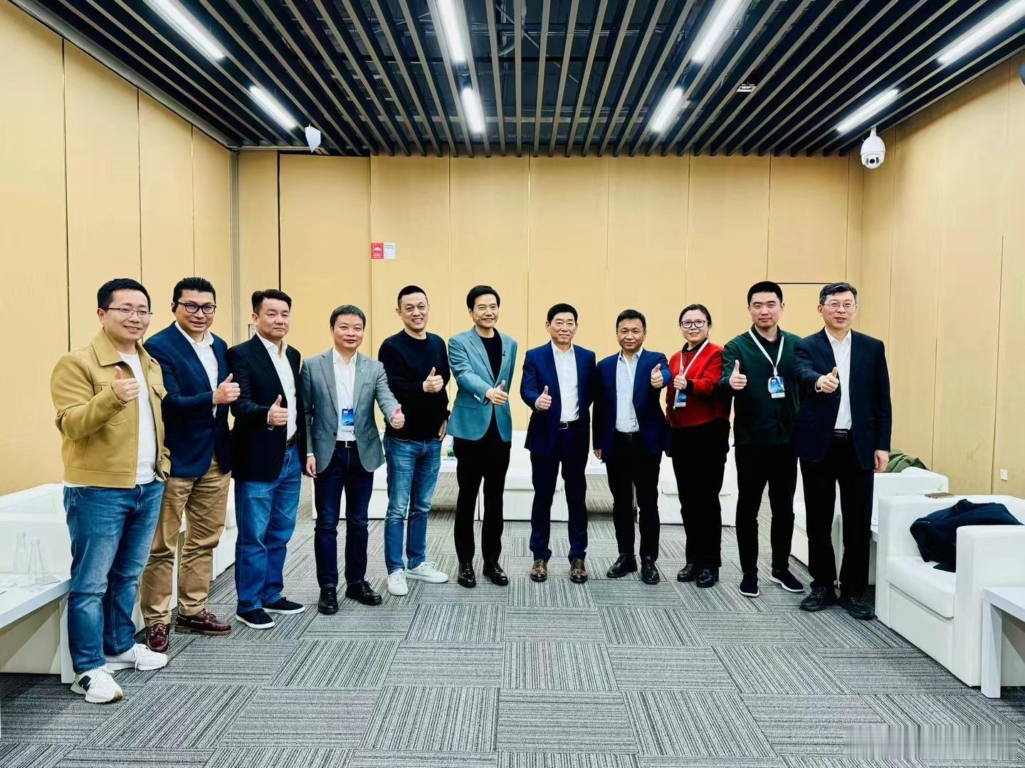 哈哈，必须说的是这张图！#雷军排面# ​​​