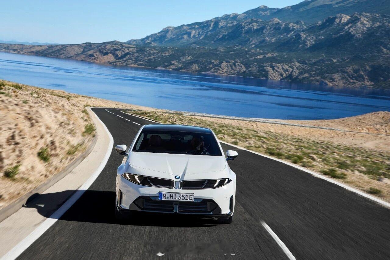 新能源汽车 宝马i3数据公布！续航912km，加速4.7s，整备质量2205kg