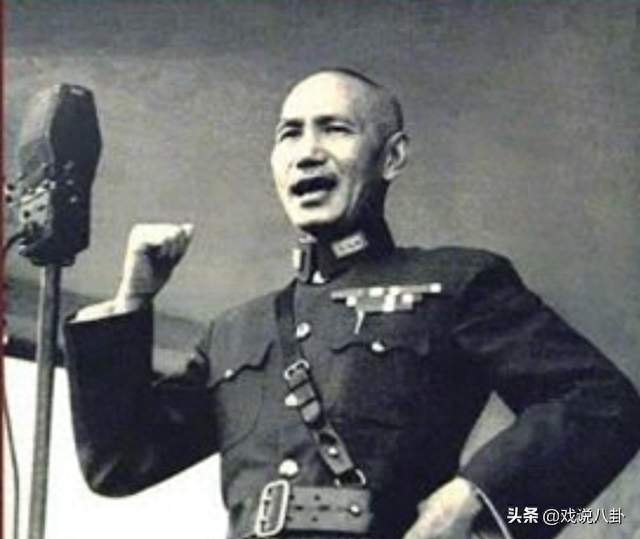李敖翻烂名册，查无蒋介石！一个喂马的，凭什么管住军校高材生？