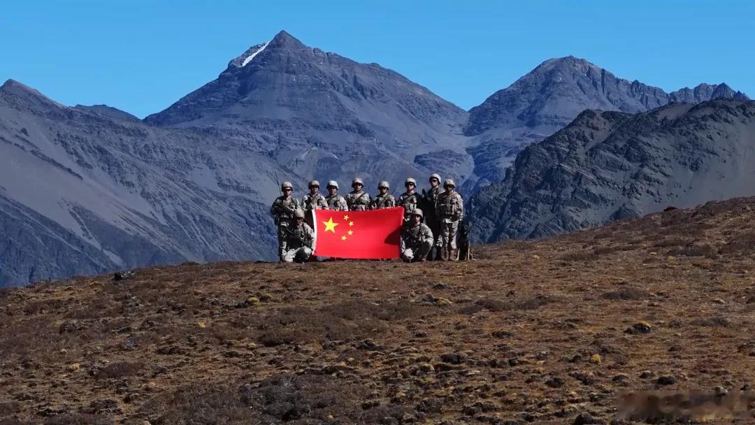 烈火雄风[超话] 每一次坚持，都是在为未来积蓄力量。致敬人民子弟兵致敬中国军人 