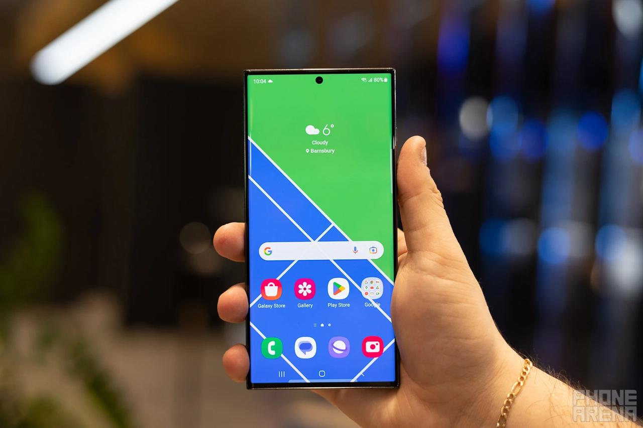 【三星Galaxy S24 Ultra海报曝光】近日，有媒体曝光了三星Galax