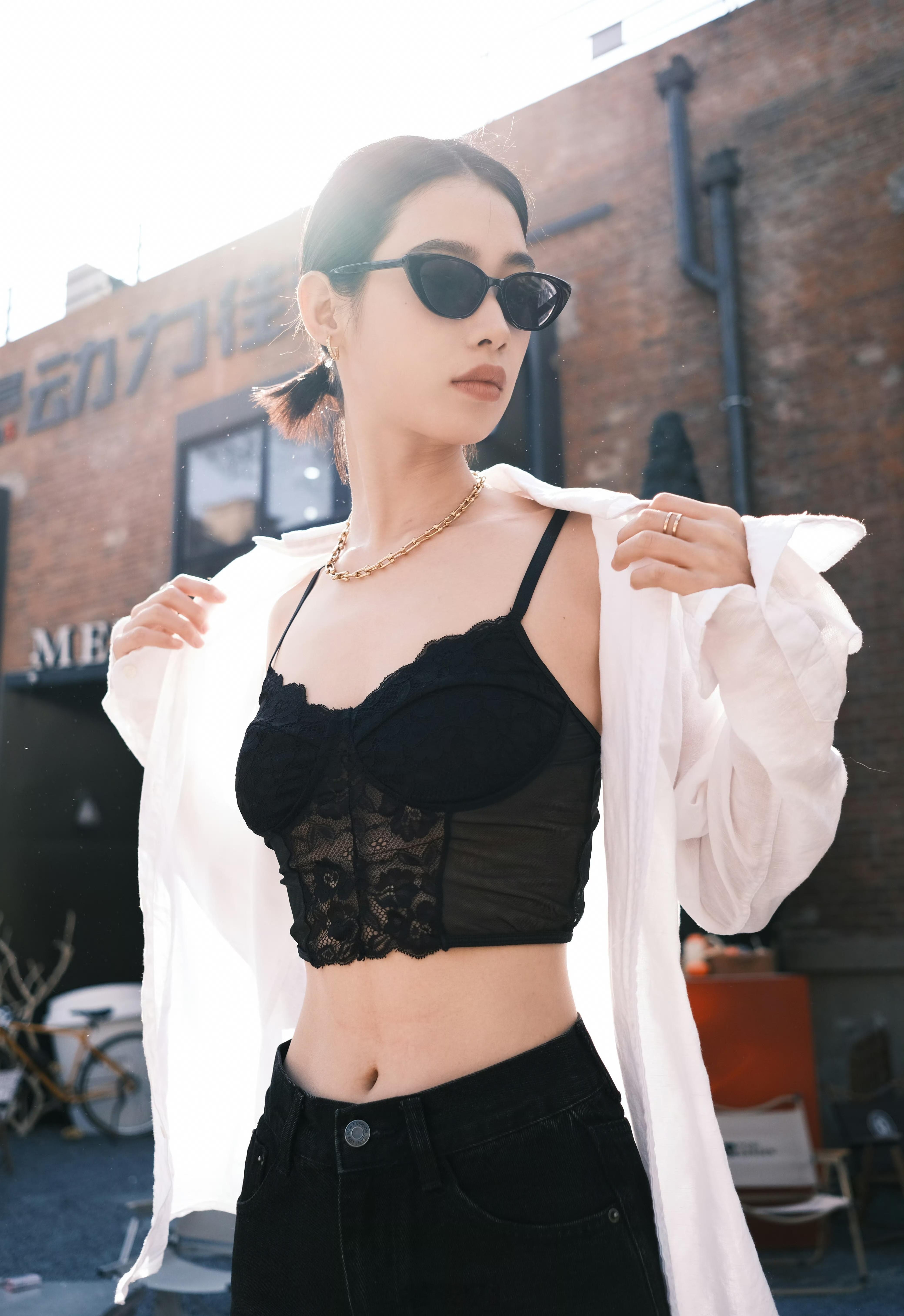 小姐姐酷酷的穿搭风 ​​​