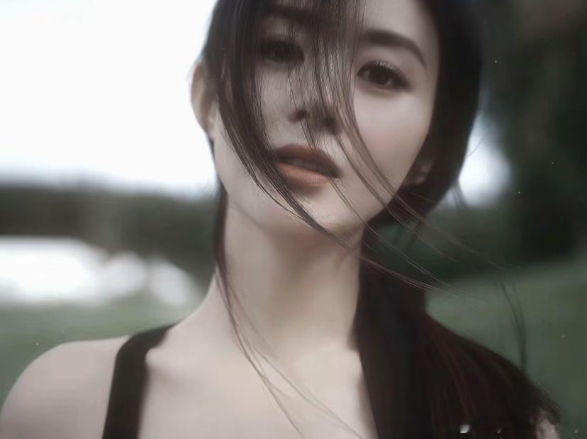 此女是神 