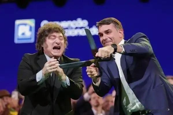 米莱：小博我来帮你站台！
小博：感谢米叔大力支持呀
米莱：咱俩差不多岁数吧！
小