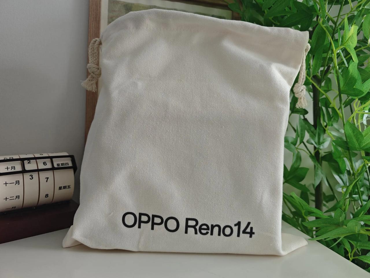 收到了OPPO Reno14系列邀请函，据说这款手机非常适合直播，画质效果特别棒