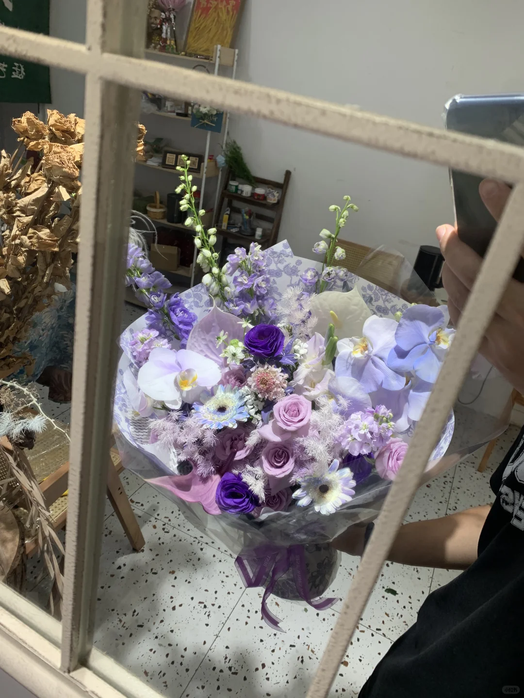 问个问题，大家喜欢精致款还是大气的花束呢