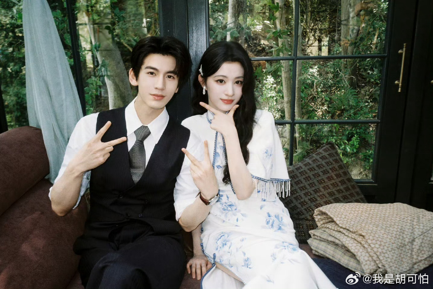 军装禁欲，旗袍勾人张凌赫王楚然的湿身公主抱不要太过火张凌赫王楚然胶片