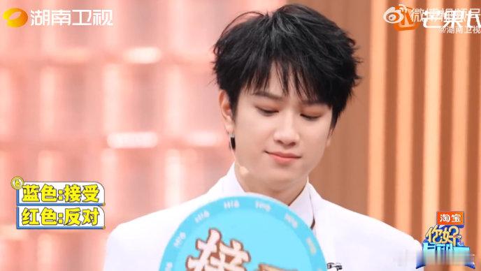 敖子逸[超话]敖子逸终究是真心错付了谁懂啊！敖子逸选择相信罗云熙的时候，眼睛都在