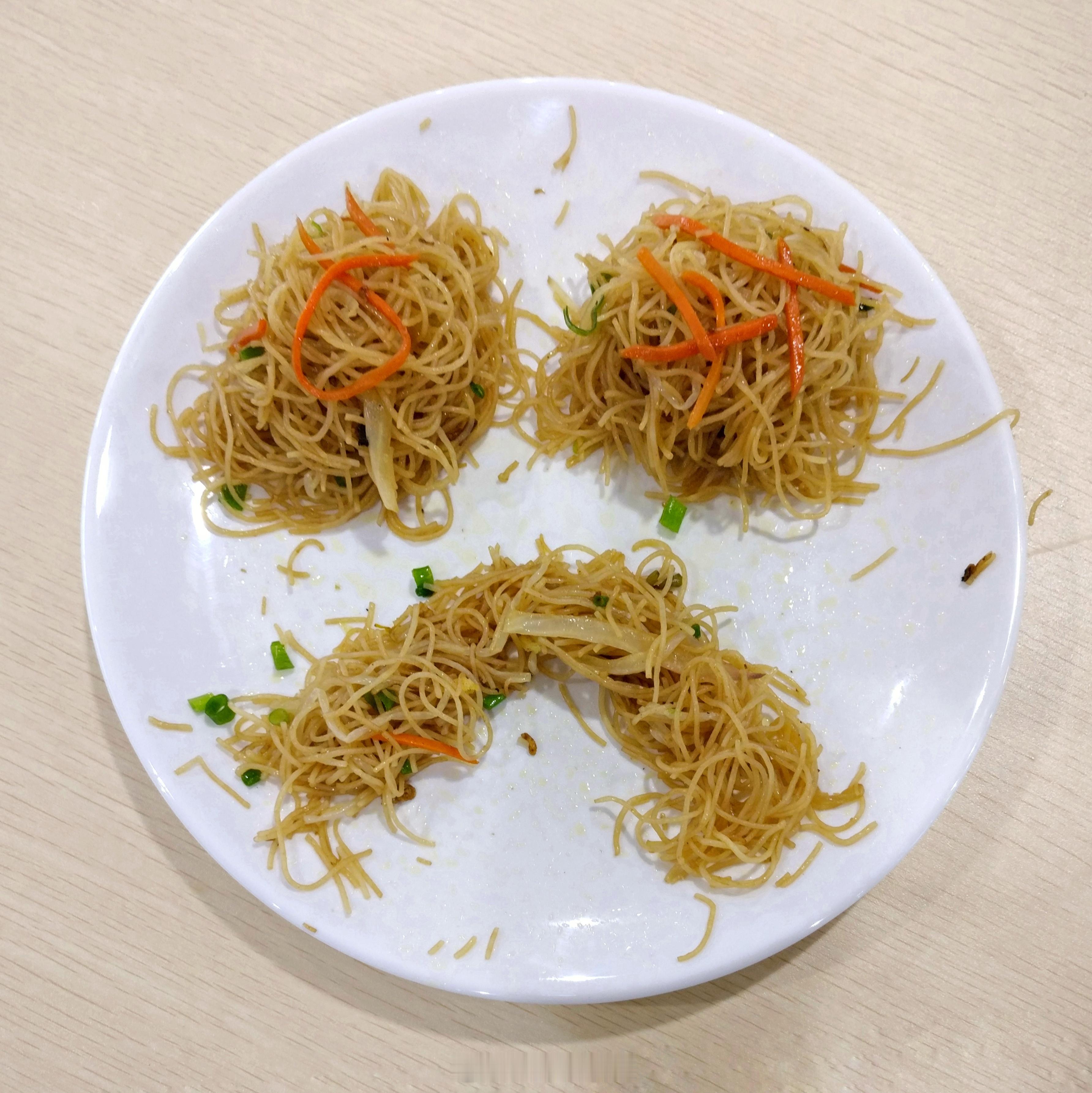 从小到大，所有人都在告诉你应该怎么做，没人关心你想要什么，所有人都在为你好，没有