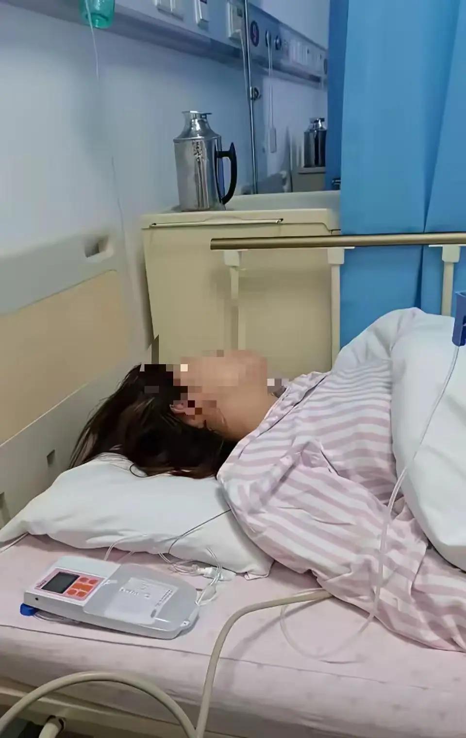 妻子住院要8万手术费，丈夫刷卡发现40万被转给小舅子，当场撂下一句话，小舅子脸都