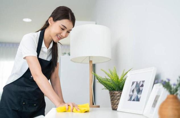 养老难，照顾老人更难。
住家保姆怕不靠谱，钟点工又不够及时。
如今，一种新型保姆