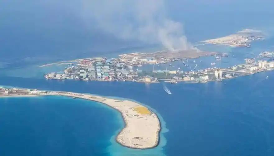 沉寂多年的索马里海域迎来土耳其巨型钻井船，7500米深海钻探正式启动。外

这背