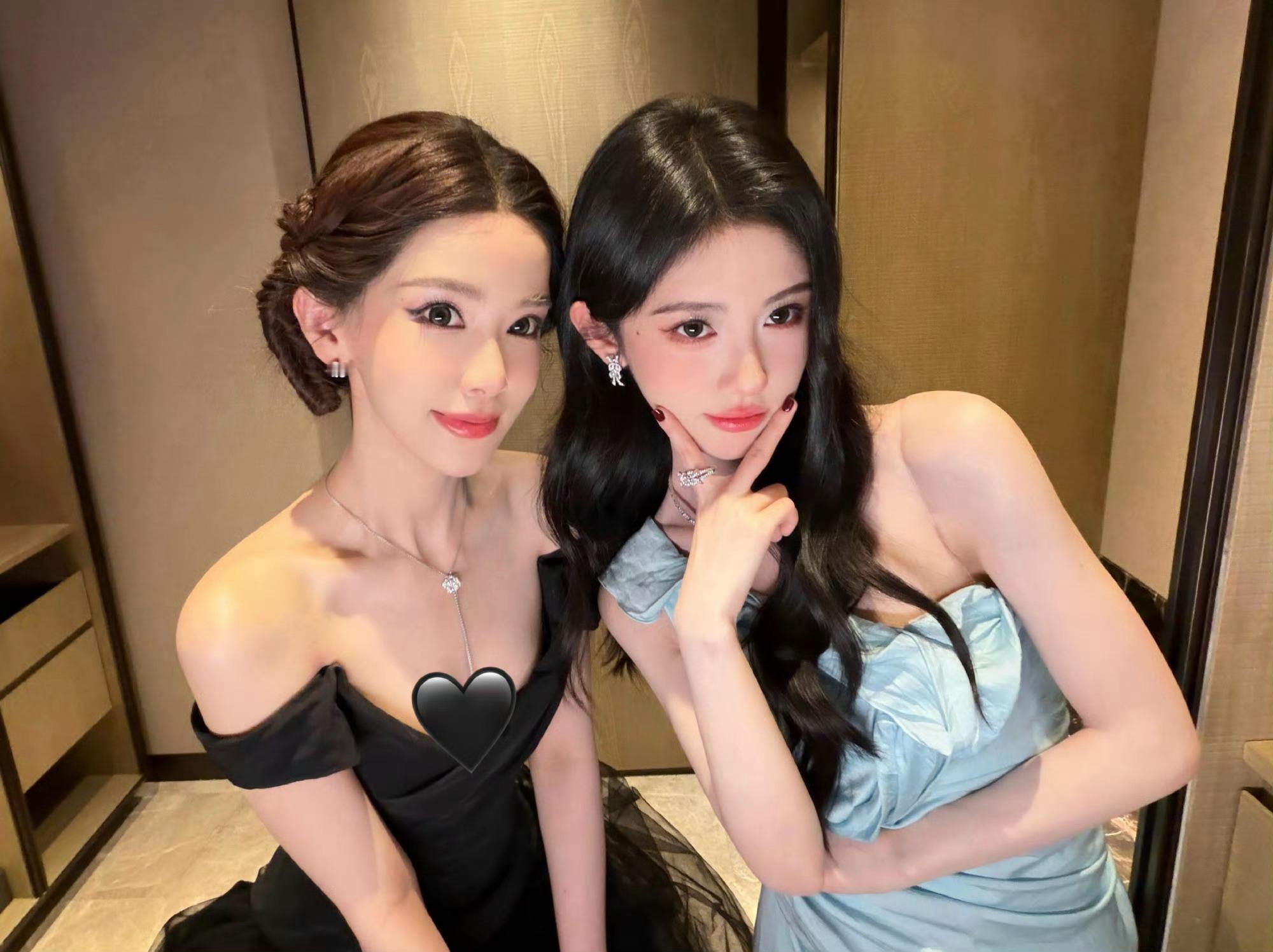 小鞠和迅猛龙合照，美女的旁边还是美女，就是视觉盛宴！每次看到鞠婧祎都在祈求下辈子