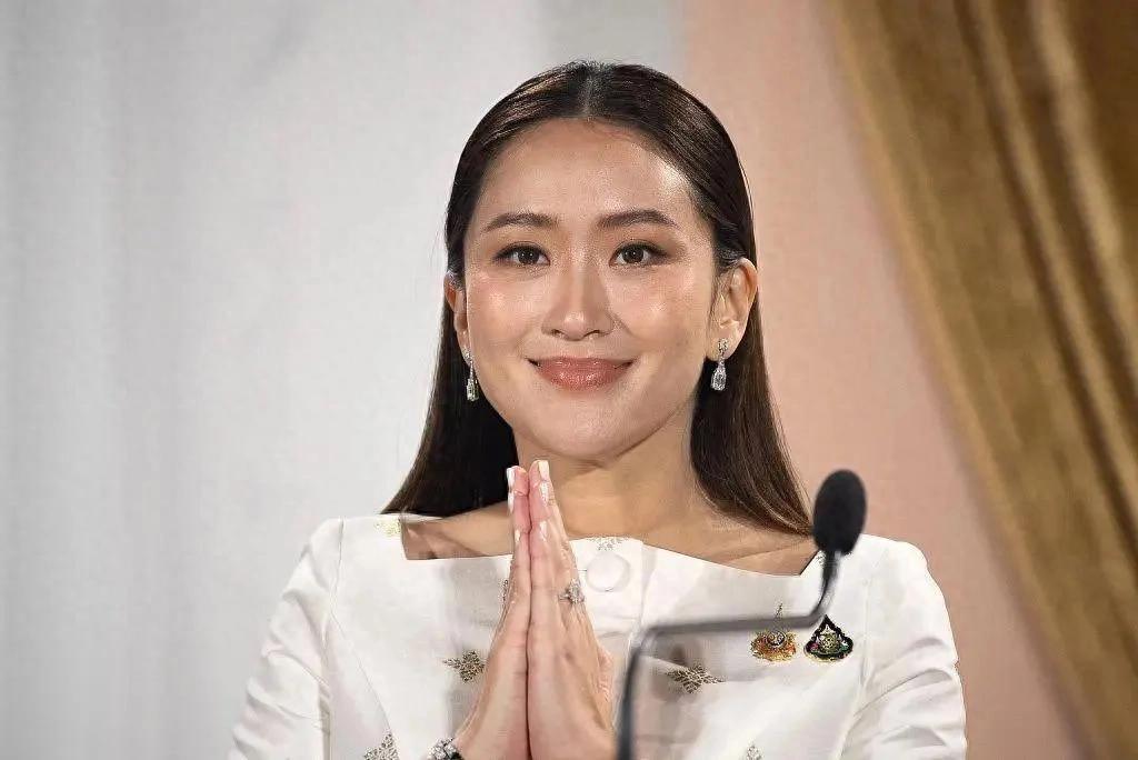 230票反对无效，佩通坦将重登王座，复职已触手可及，洪森失算了
 
曼谷的政坛风