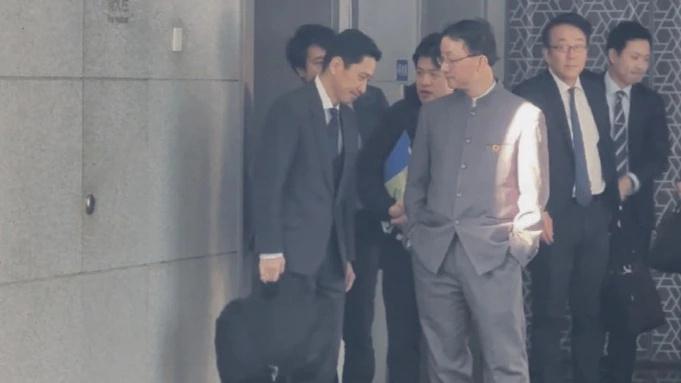 日本朝日电视台的《羽鸟慎一晨间秀》报道了刘劲松司长和金井正彰局长的磋商。节目播了