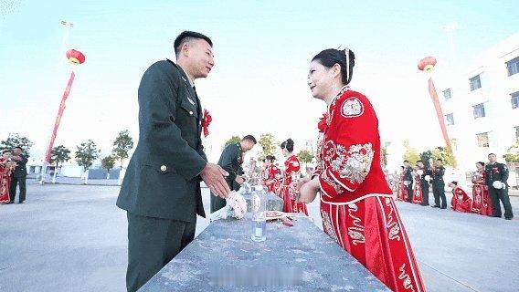 军恋[超话]  吉日逢良辰，美景遇佳期近日，第75集团军某旅举办“爱在云里·军在