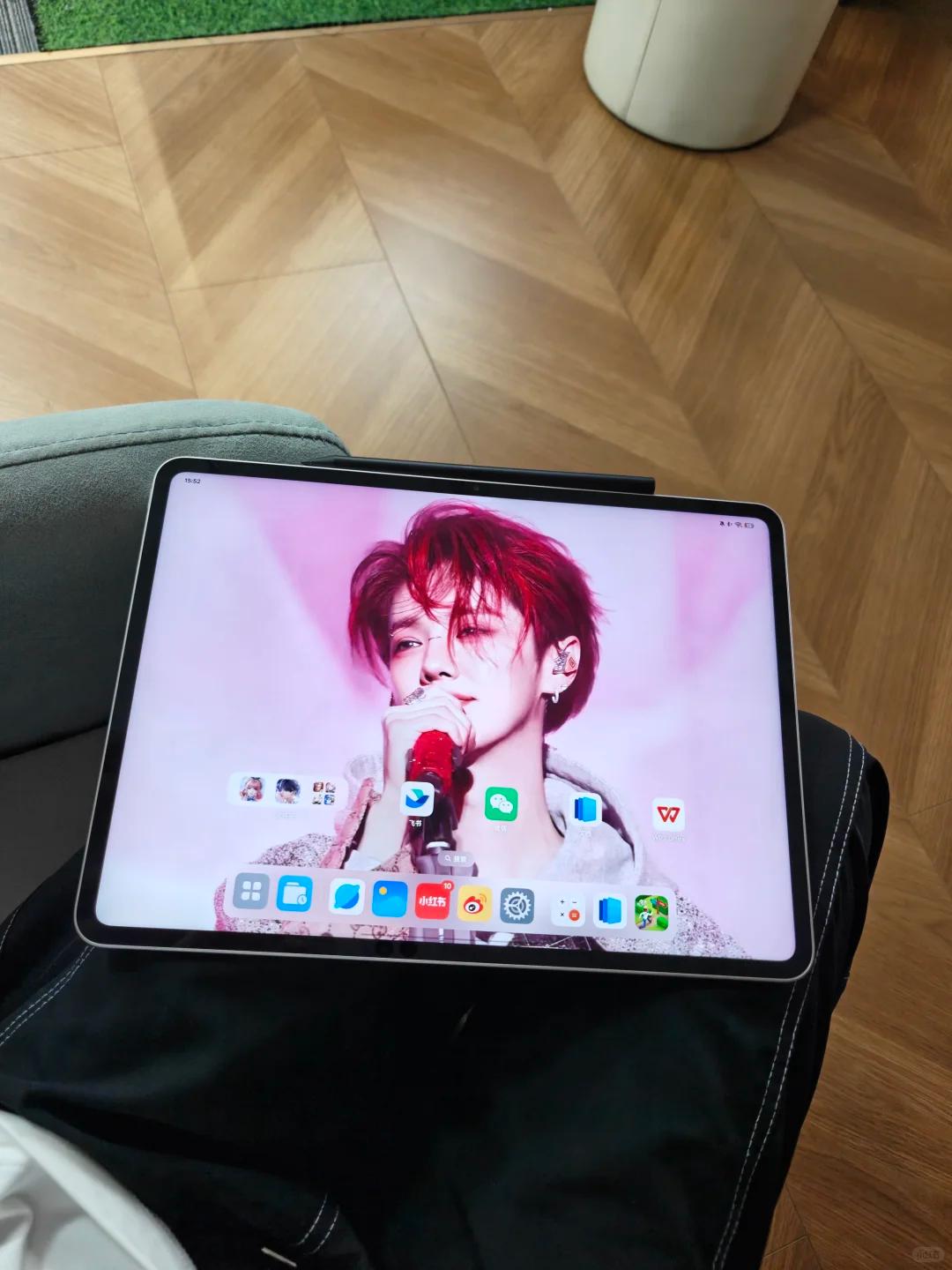 让我们恭喜这个小女孩！

过两天就是可恶的开学了，但我这次却没那么不开心，因为啊