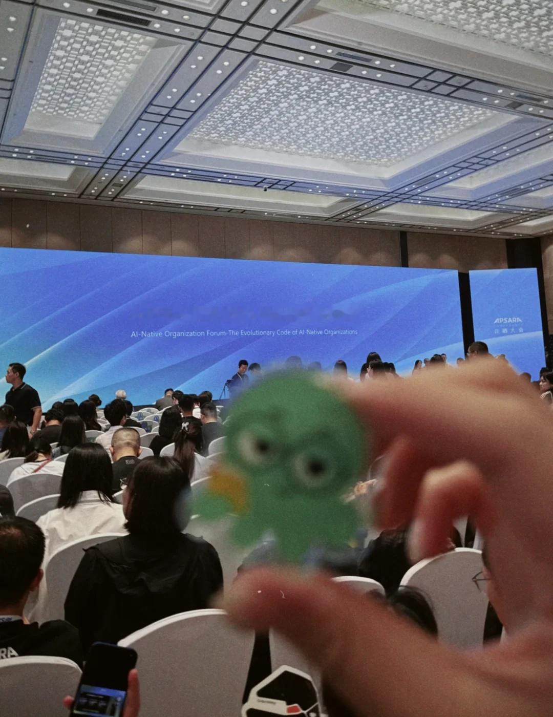 AI写的代码越多，人反而可能越慢？
今天在云栖大会听了一场AI Native组织