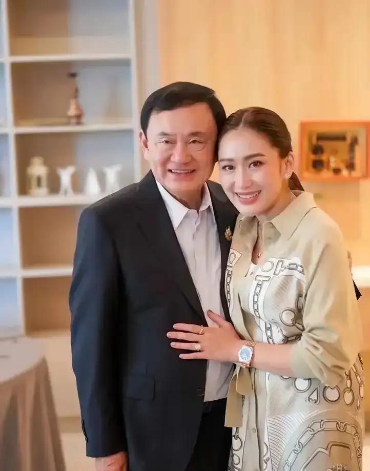 泰国总理阿努廷处理起事来，显得特别有理有据！如：在回答记者提问，问阿努廷和特朗普