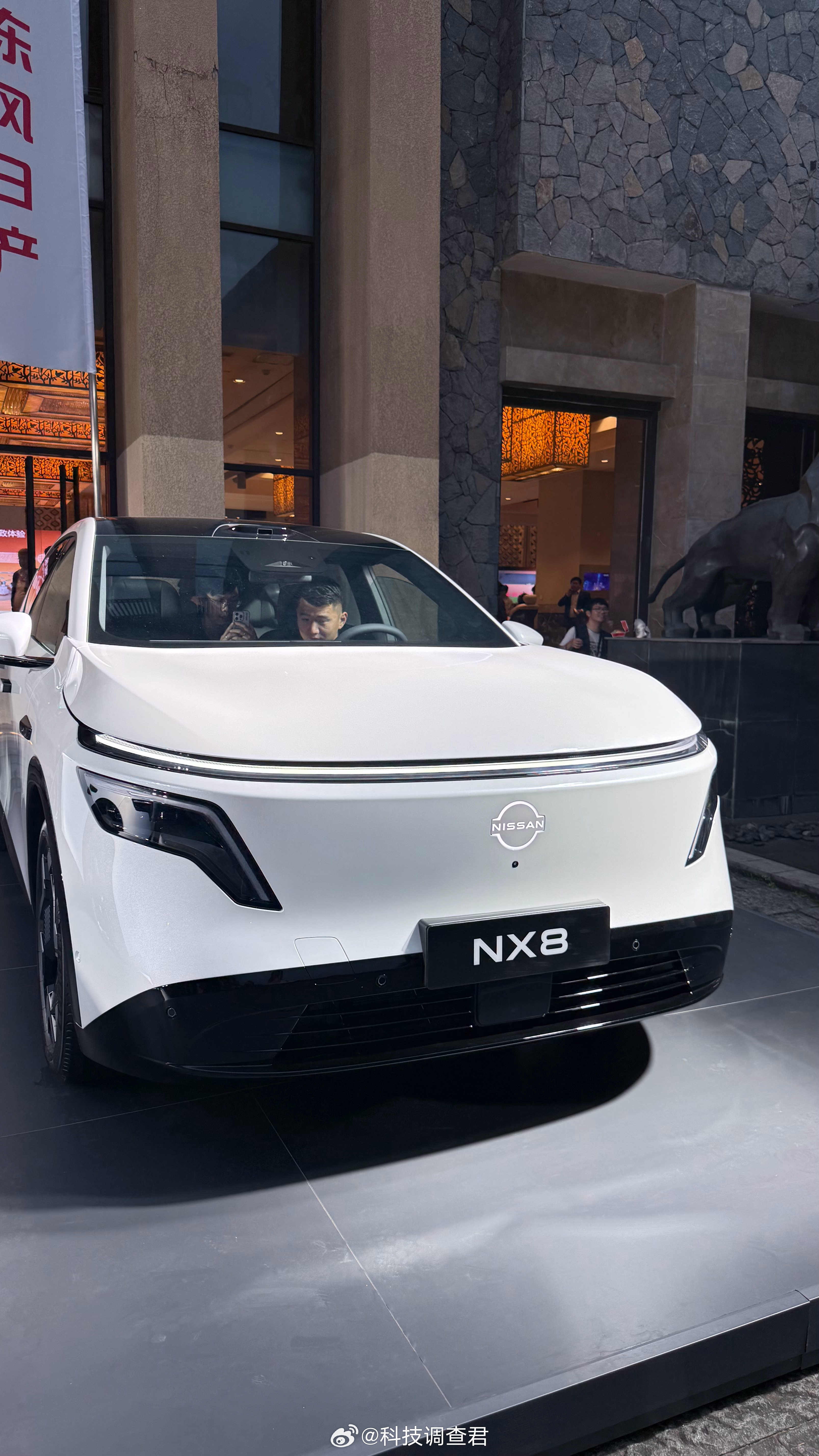 这回在长隆里开发布会真热闹啊话说大家有没有全新日产NX8颜值很不错现场有不少带孩