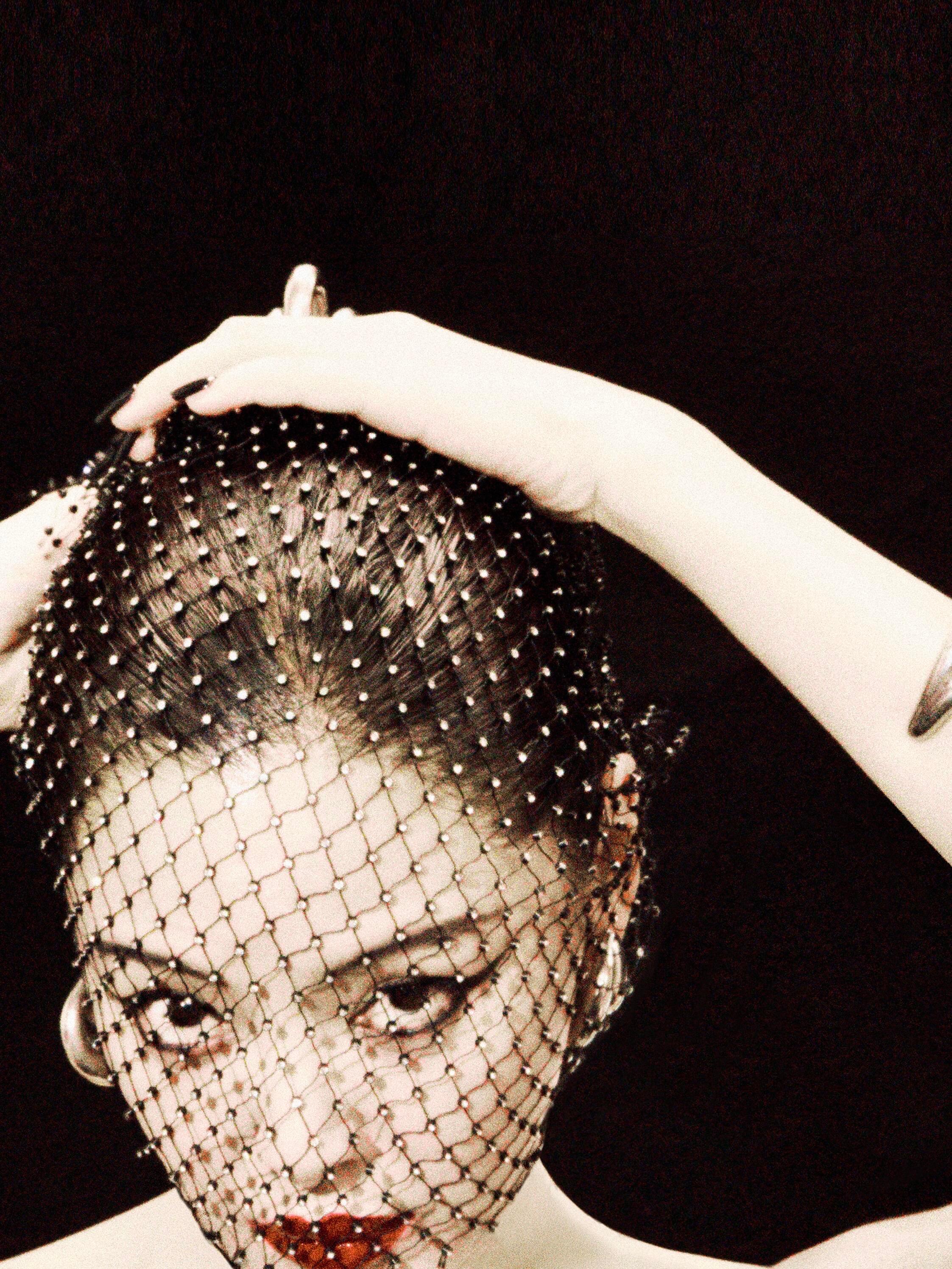 辛芷蕾 升咖了就是不一样！！V中文版新刊封面大片 张张都很牛掰 蕾子就是被演员耽