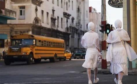 绝大多数中国人可能不知道或忘了，古巴在上世纪70、80年代没收了几乎所有华人、华