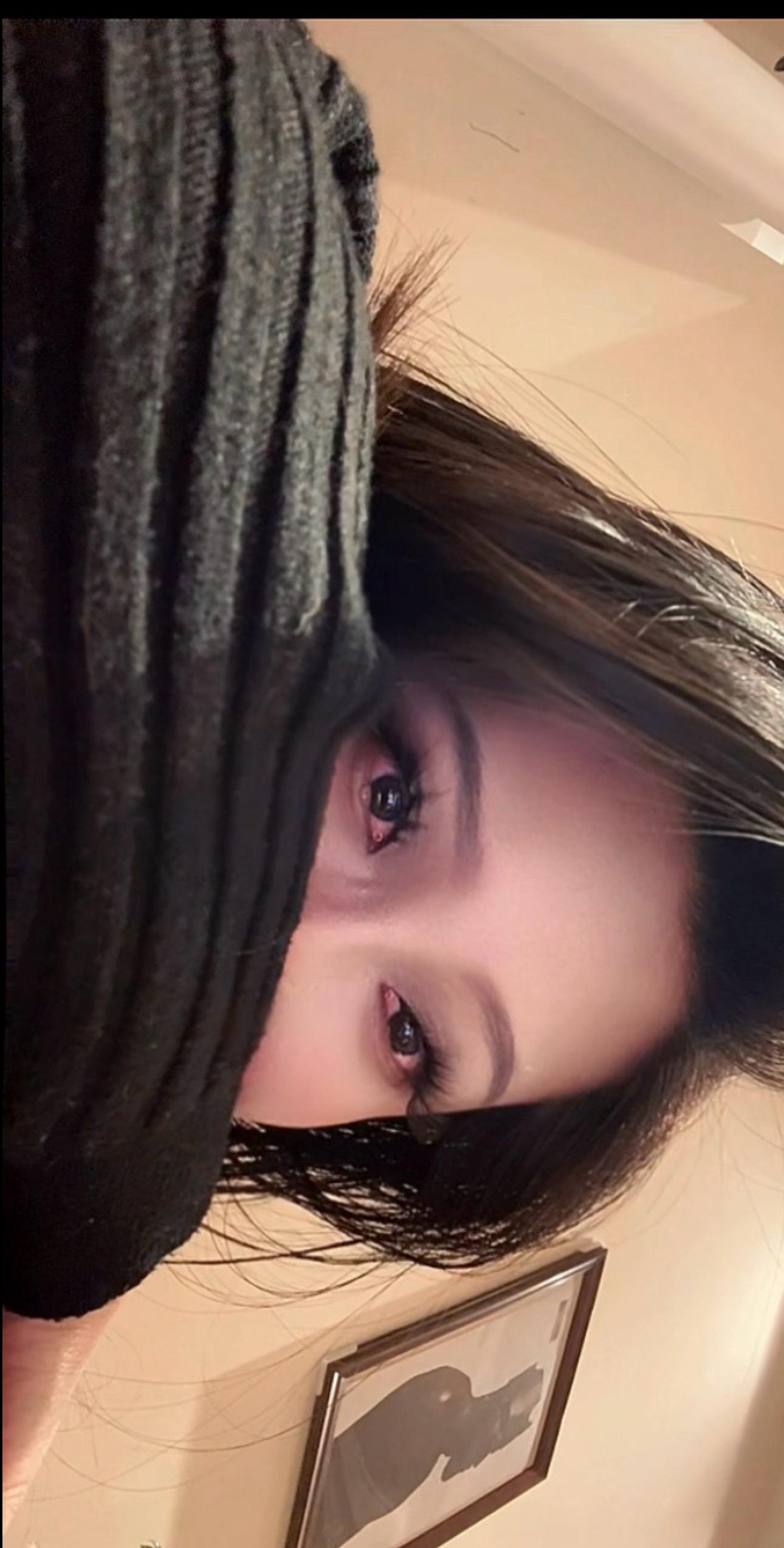 这个世界很坏 每个人都在装 我信你 但你也骗我