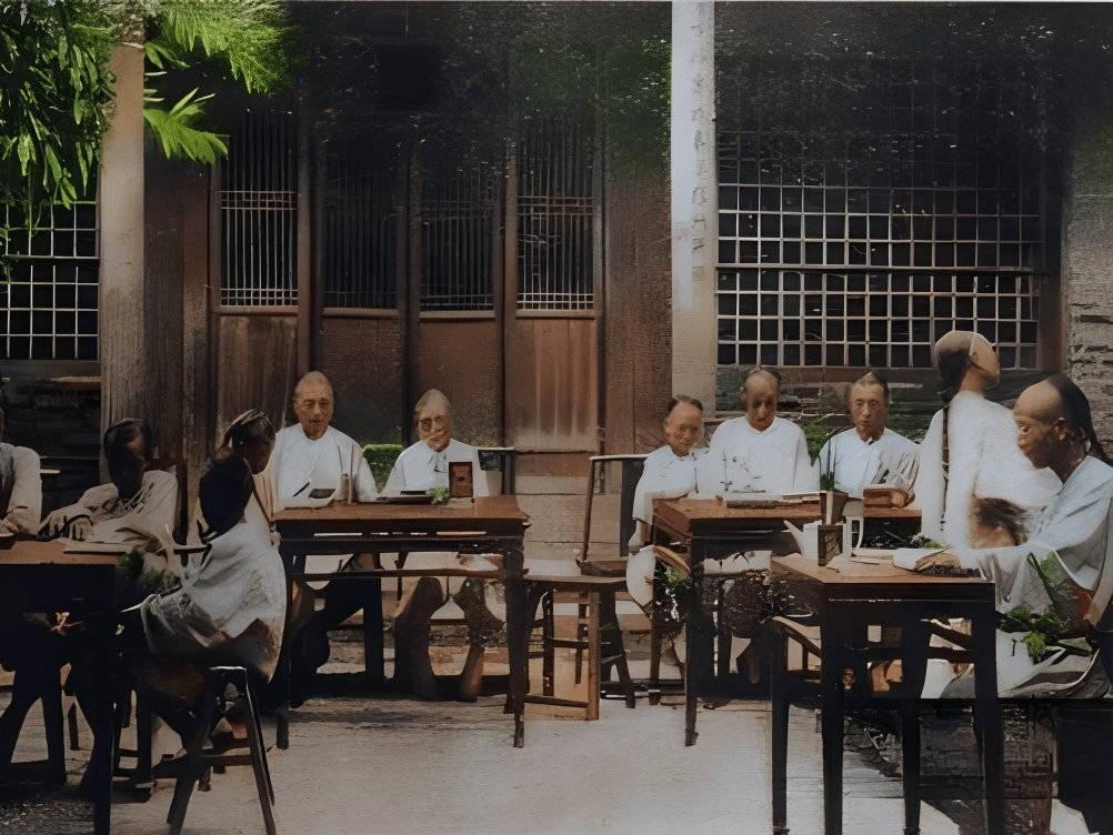 九芝堂，传承三百多年，从劳澄手中交到九芝堂后人劳安手里，这一路上，九芝堂遭遇各种