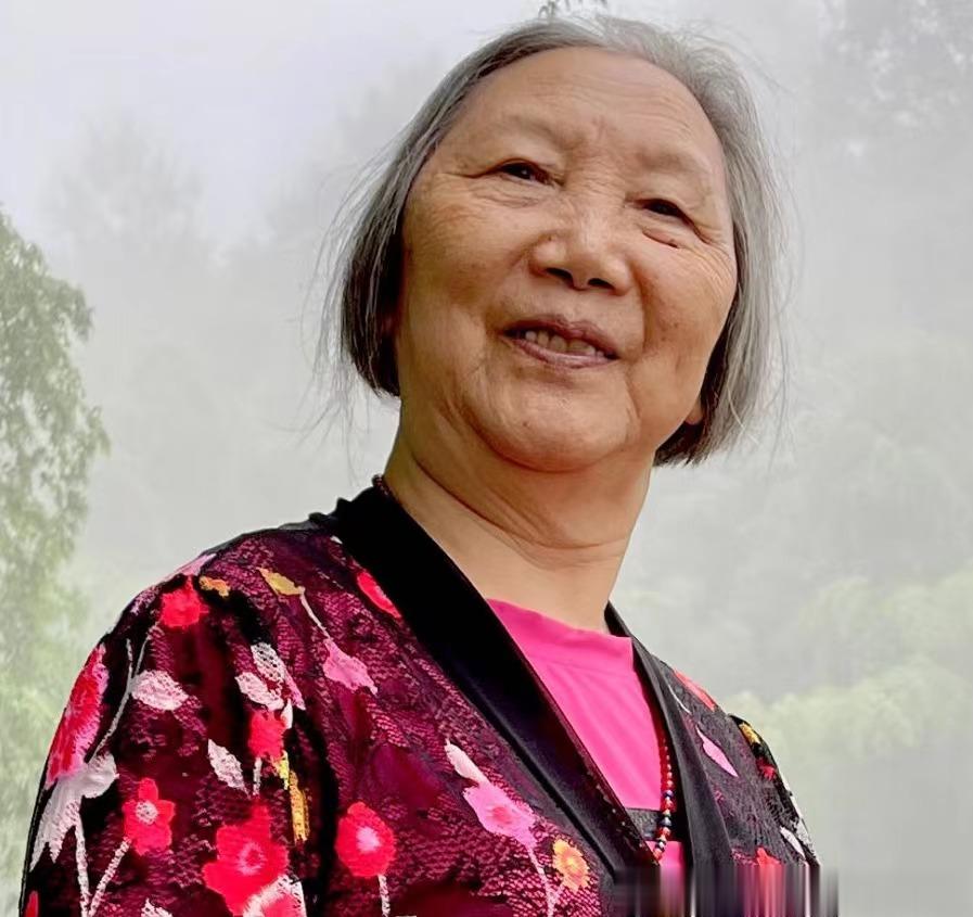 妈（王立新）爸只造房屋妈才是家没了妈这个地球上全是孤儿无家可归 ​​​