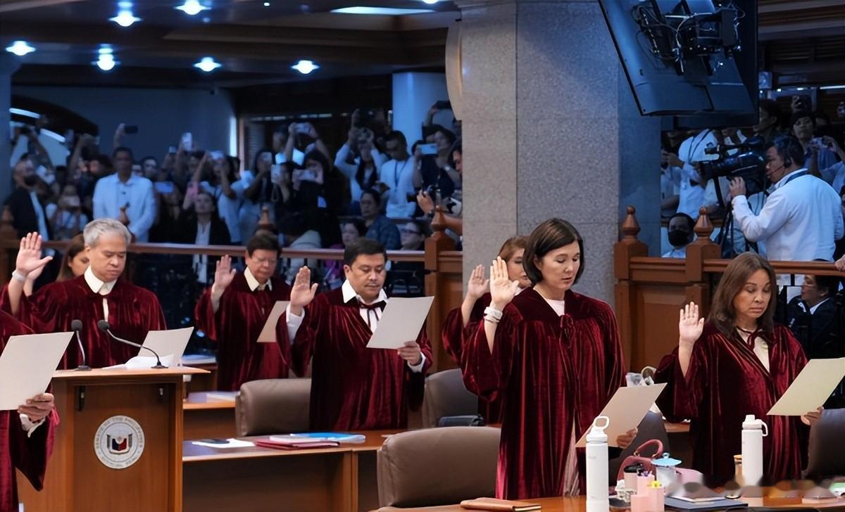 在菲律宾副总统莎拉弹劾案开庭前，杜特尔特阵营一名参议员罗丹特.马科莱塔被反腐部门